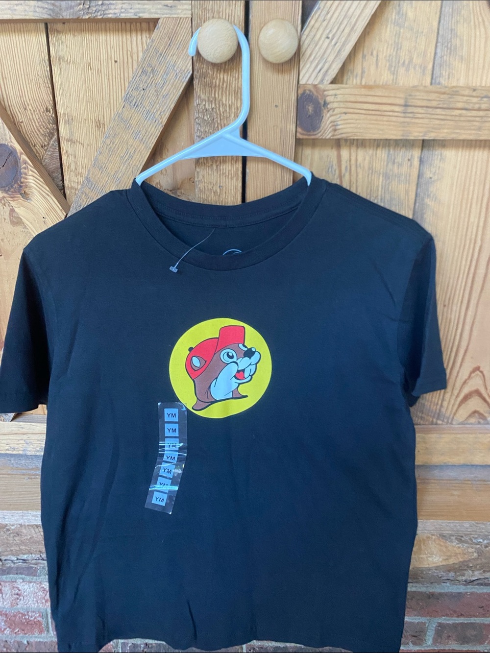 Kids Black Graphic Buc-ee’s Tee with logo youth medium